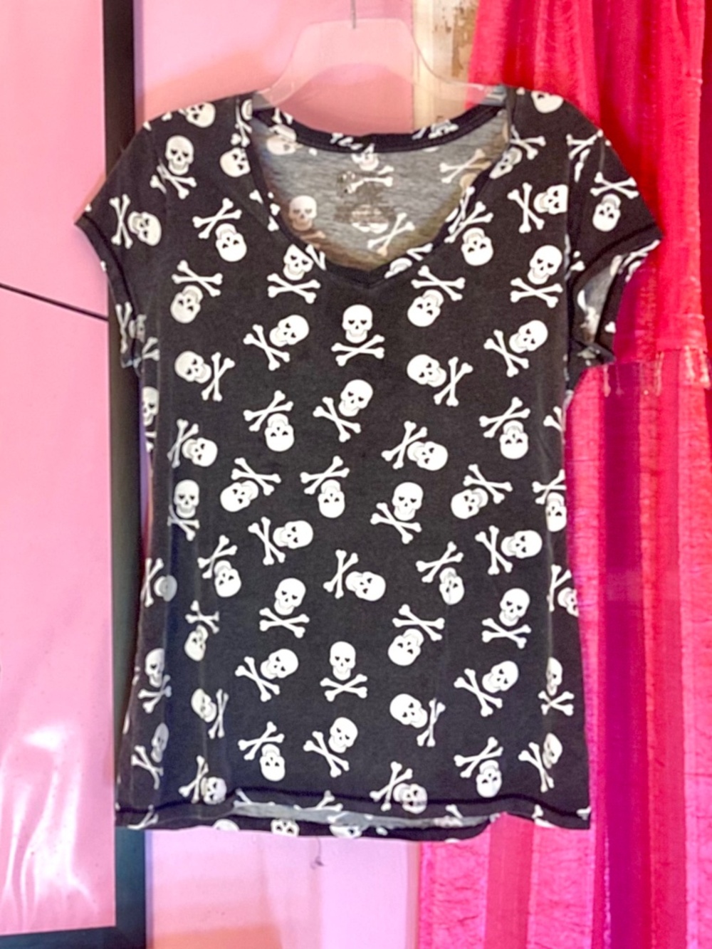 ☠️ Casual Alternative Skull Graphic T-Shirt Black V-Neck Women’s Extra Large